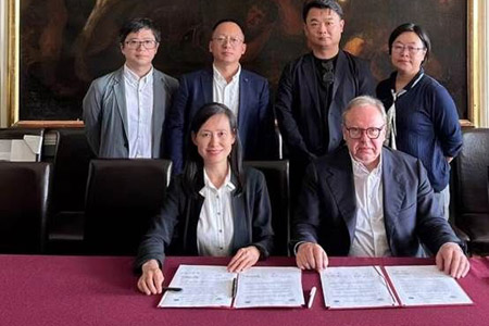 我校党委副书记穆林率团出访俄罗斯