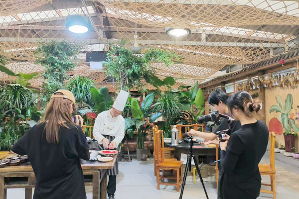 实践教学丨国传学子深入田间地头，用行动谱写乡