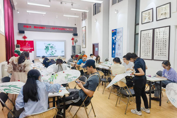 我校国际学生参加华清园·社区青年汇“时暑中，