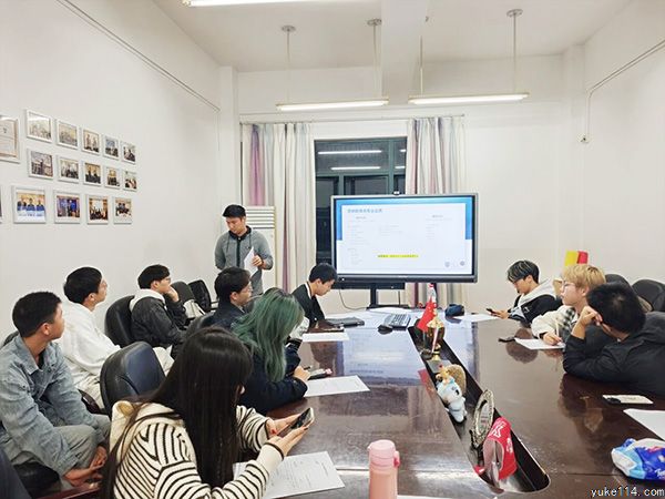 上外海培顺利举办“一带一路”新加坡方向新生