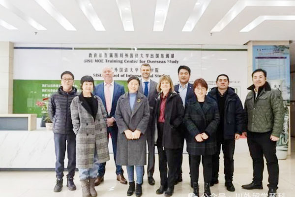 英国苏塞克斯大学国际课程中心主任一行来访国